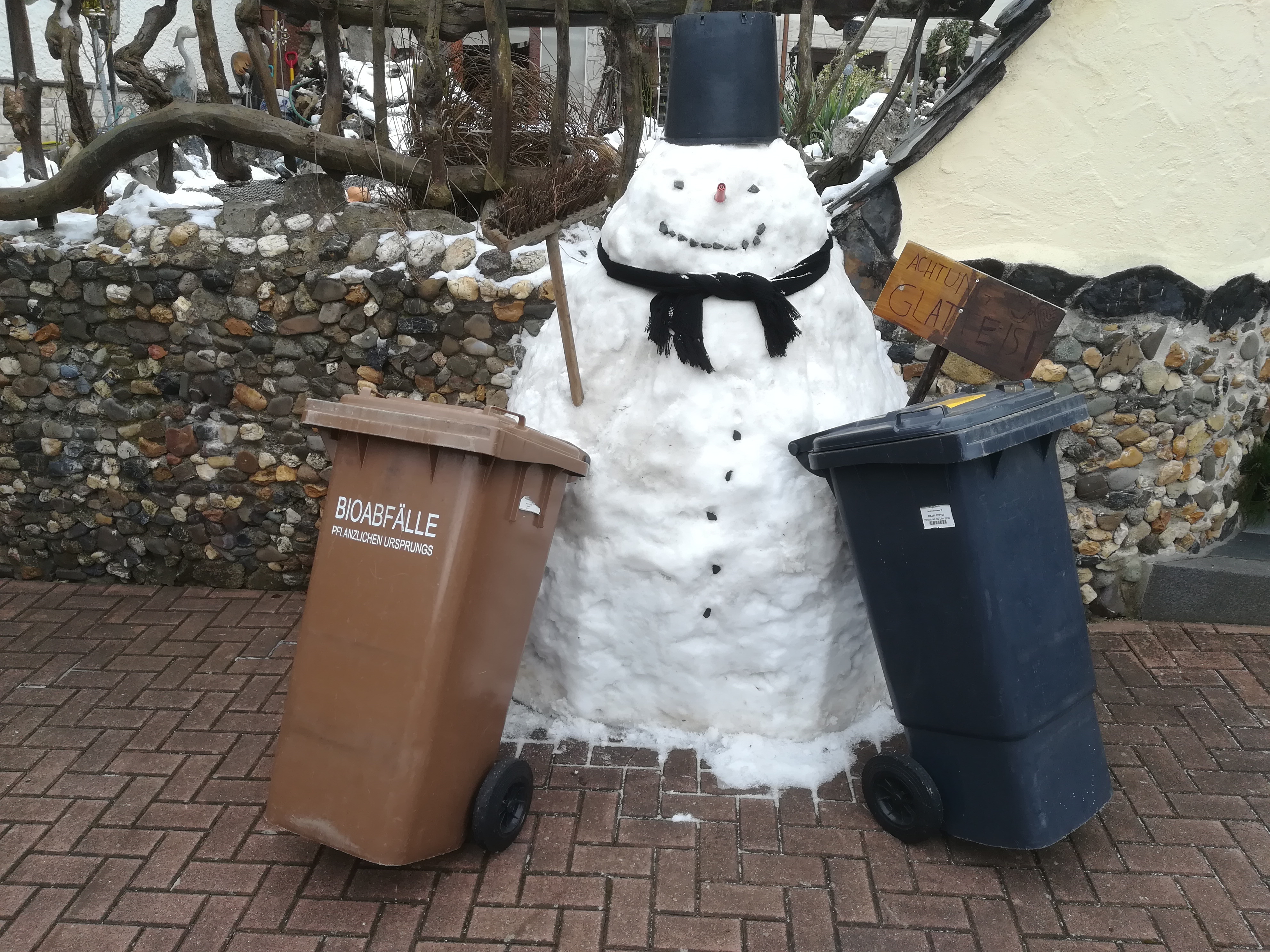 Leider haben wir keinen Alternativtext zu diesem Bild, aber wir arbeiten daran.